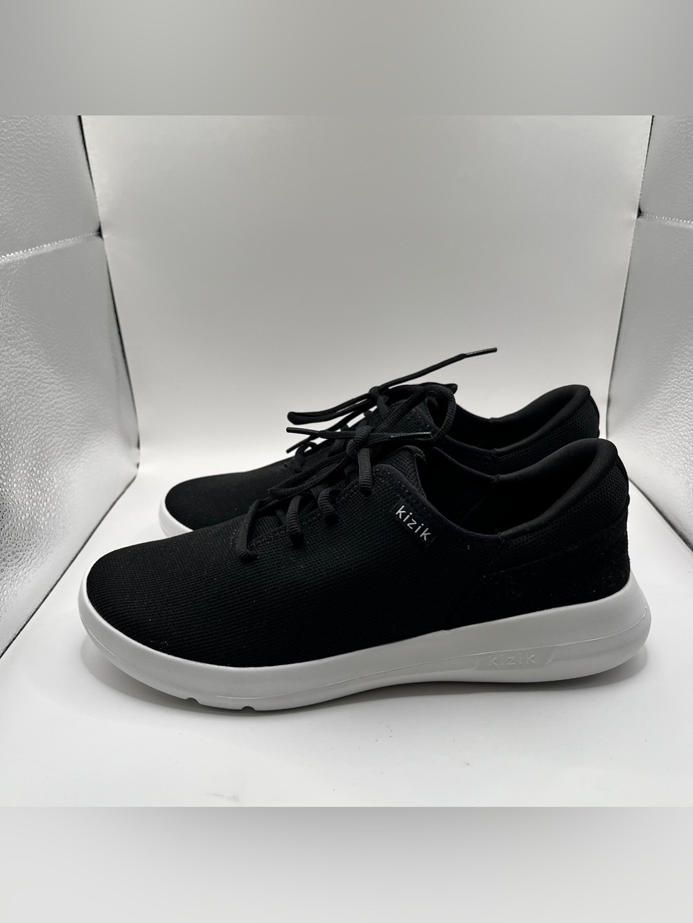 NWOB Kizik Madrid 2 Hands-Free Sneaker women’s size 9.5 Wide black slip on
